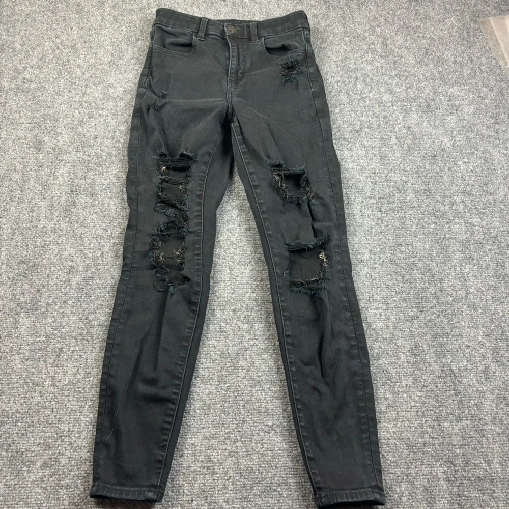 AMERICAN EAGLE Women’s Black Denim Curvy Hi-Rise Jegging Distressed size 2 Short